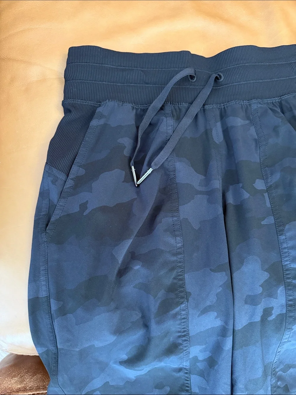 Lululemon Dance Studio Mid-Rise Jogger Sz 2 Heritage 365 Camo Deep Coal Black